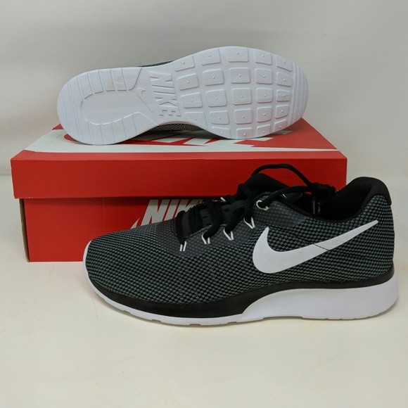 nike tanjun racer black